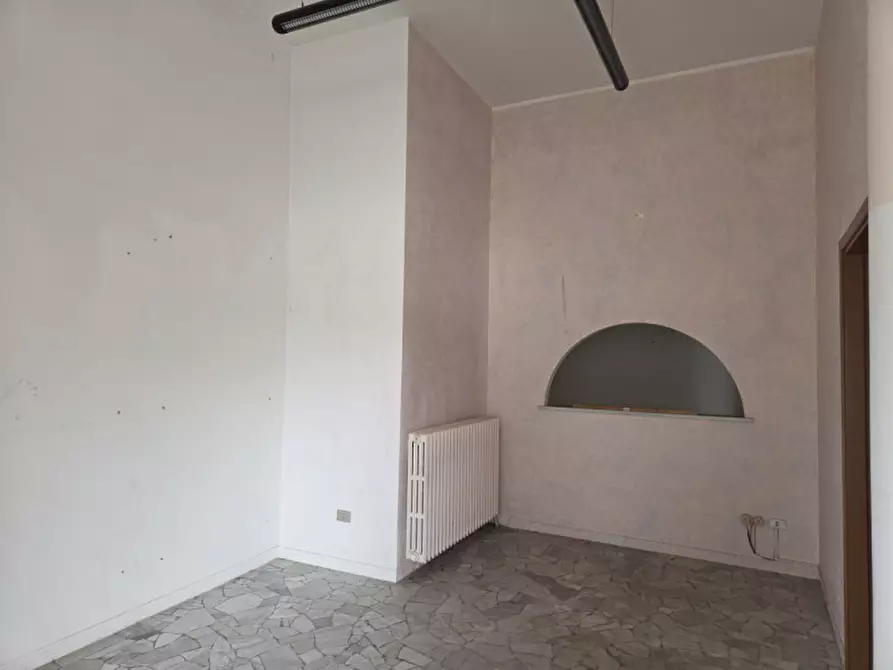 Immagine 8 di Negozio in vendita  in Viale Giotto 11 a Busto Arsizio