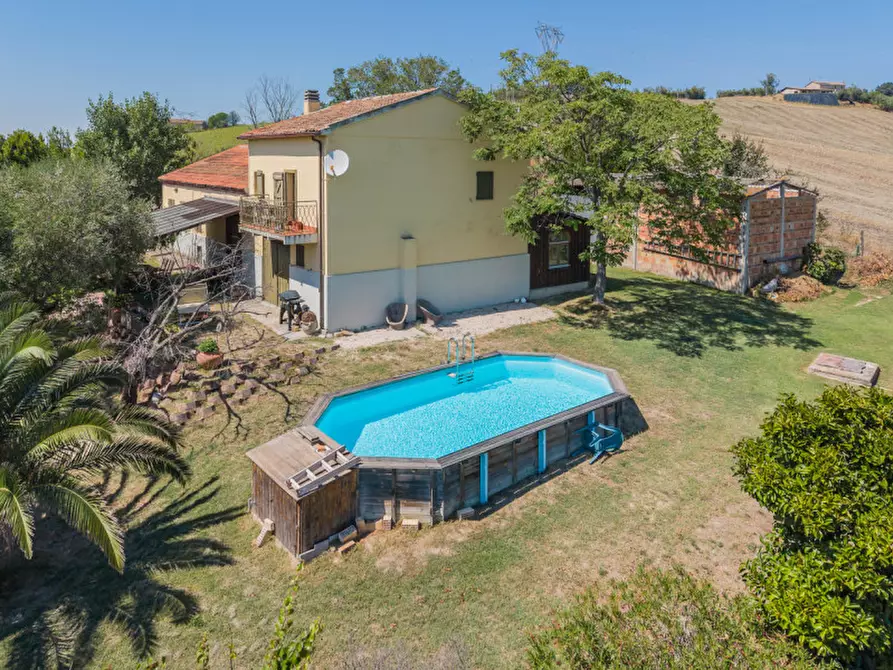 Immagine 47 di Villa in vendita  in vallone a Senigallia