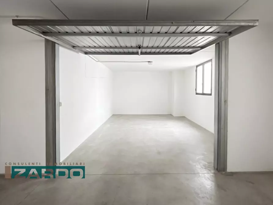 Immagine 1 di Garage in vendita  a Castello Di Godego