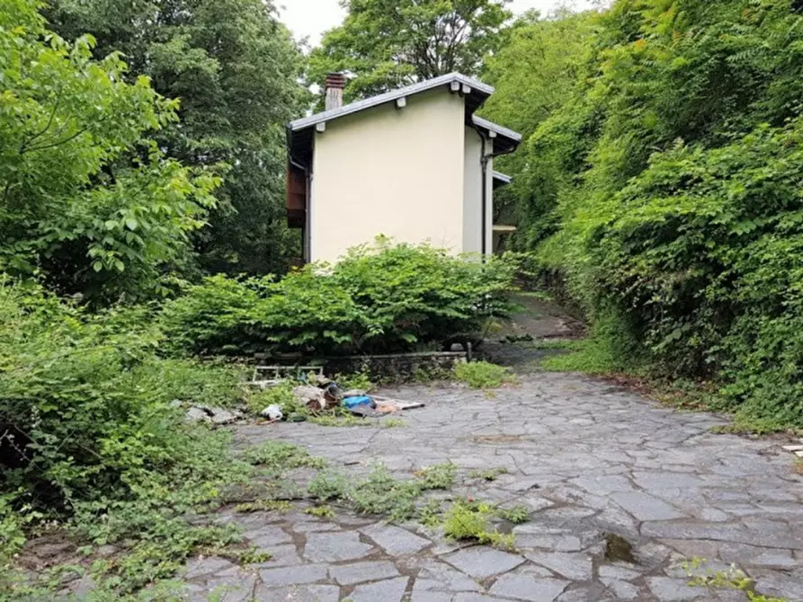 Immagine 2 di Palazzo in vendita  in Località Castello, 7, 22020 Laino CO, Italia a Laino