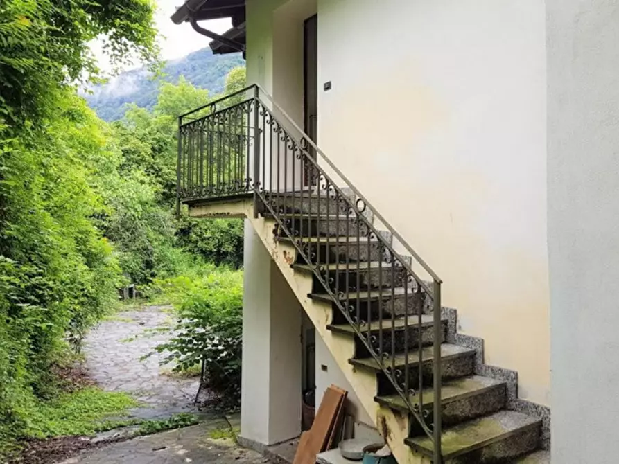 Immagine 5 di Palazzo in vendita  in Località Castello, 7, 22020 Laino CO, Italia a Laino