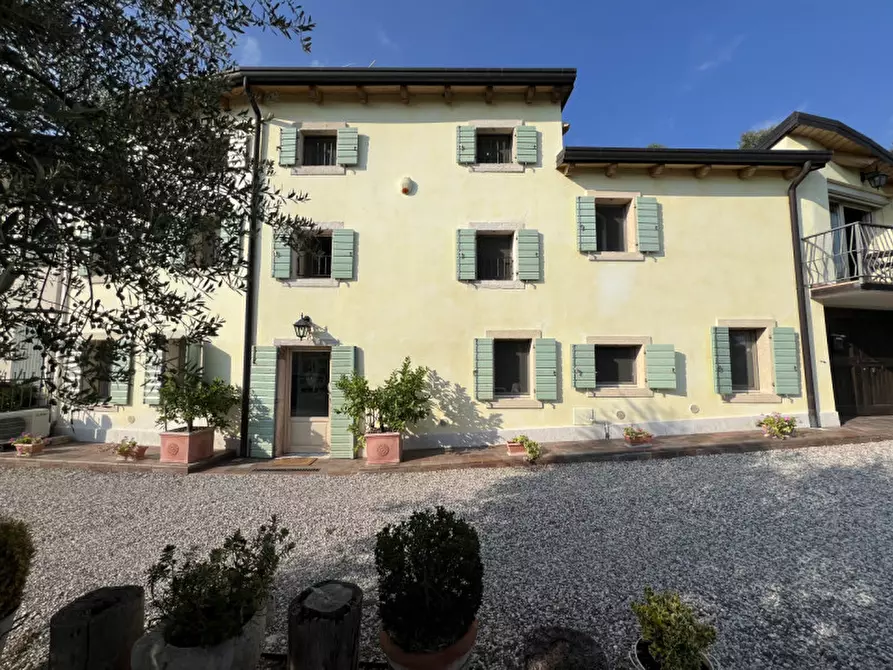 Immagine 1 di Rustico / casale in vendita  in via dei ciliegi a Mezzane Di Sotto