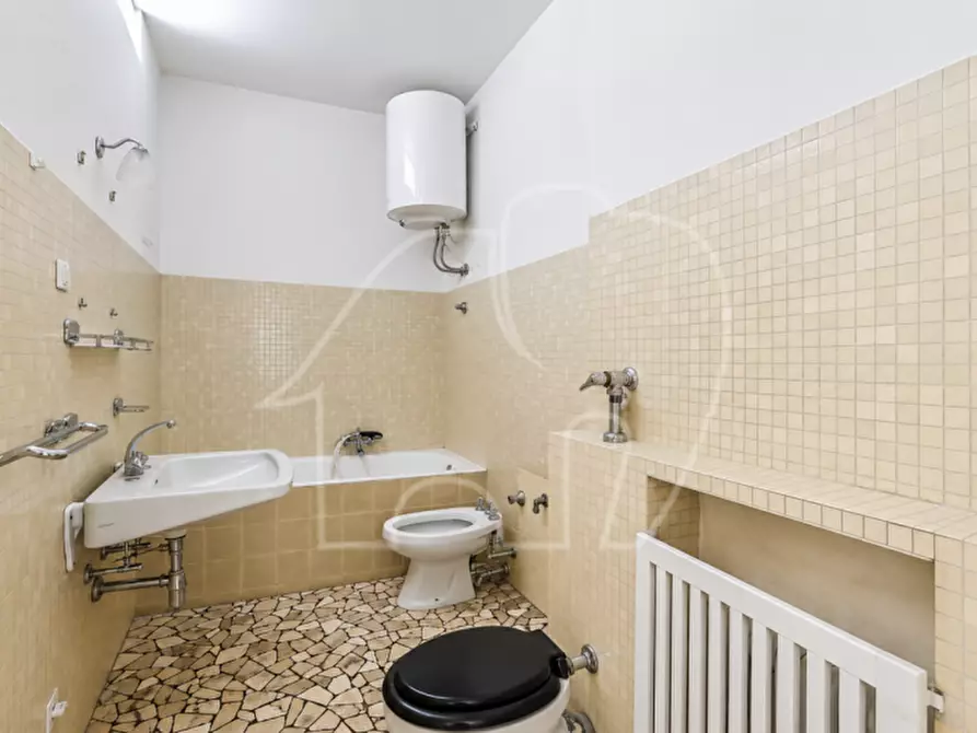 Immagine 10 di Appartamento in vendita  in via carducci a Bolzano