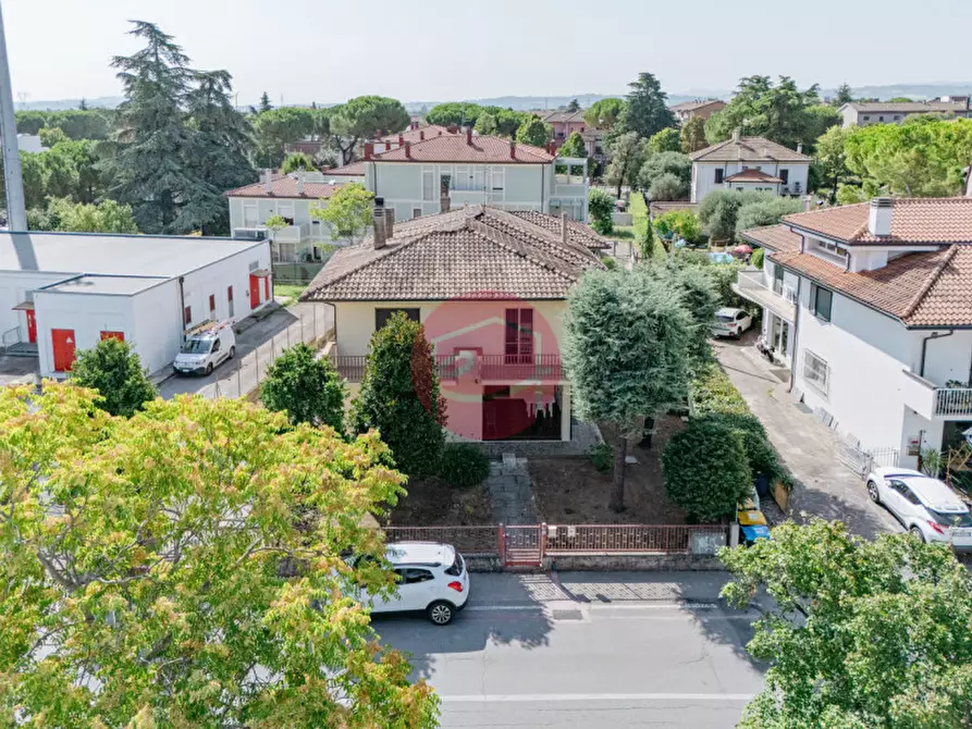 Immagine 1 di Casa bifamiliare in vendita  a Santarcangelo Di Romagna