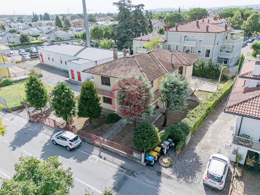Immagine 2 di Casa bifamiliare in vendita  a Santarcangelo Di Romagna