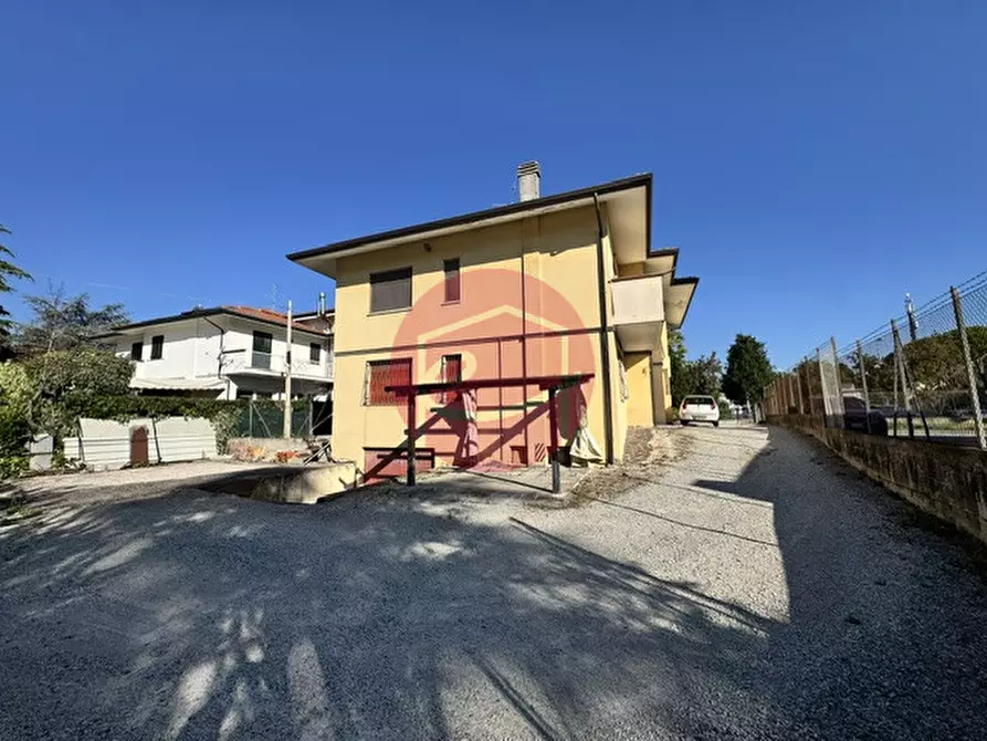 Immagine 2 di Casa bifamiliare in vendita  a Santarcangelo Di Romagna