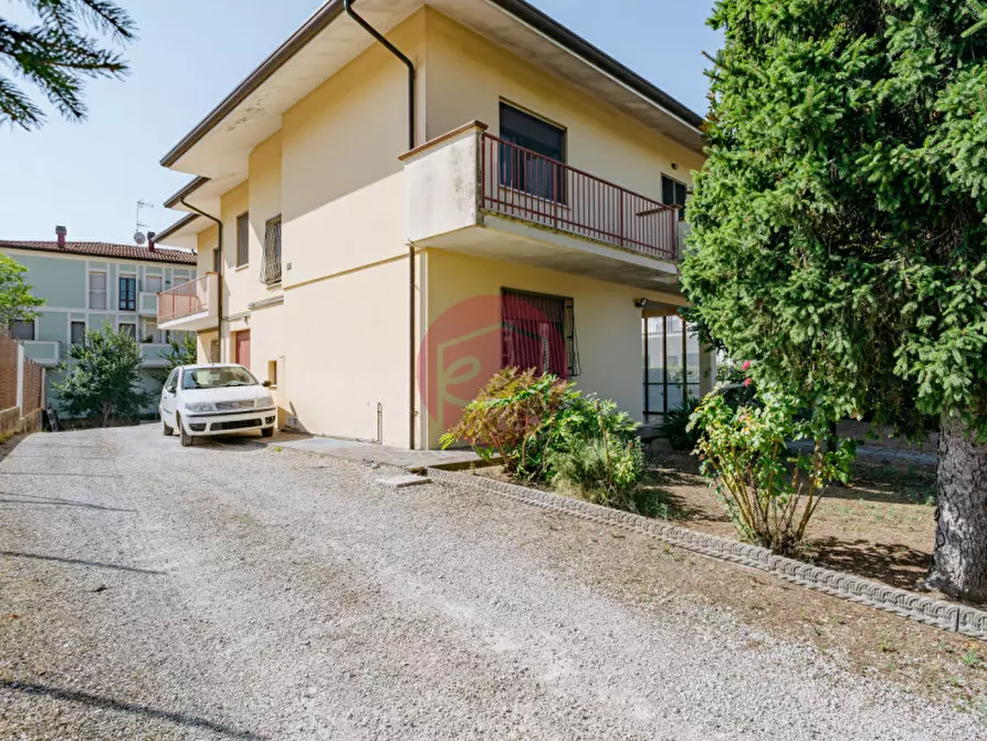 Immagine 9 di Casa bifamiliare in vendita  a Santarcangelo Di Romagna