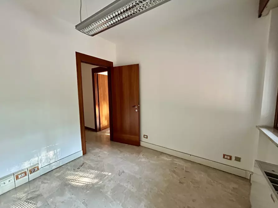 Immagine 10 di Ufficio in affitto  in Corso Porta Nuova a Verona