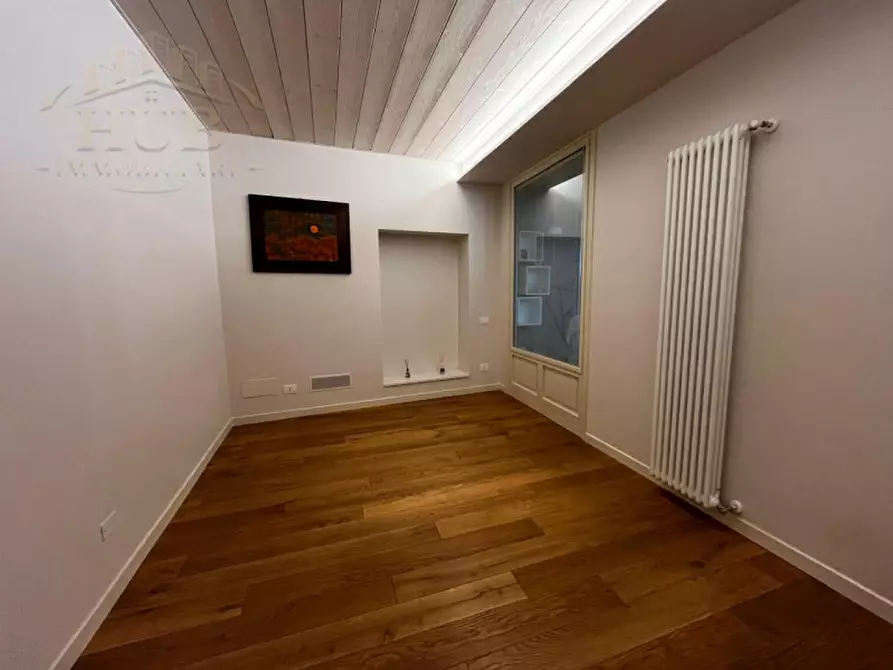 Immagine 18 di Appartamento in vendita  in via roma 34 a Cuneo