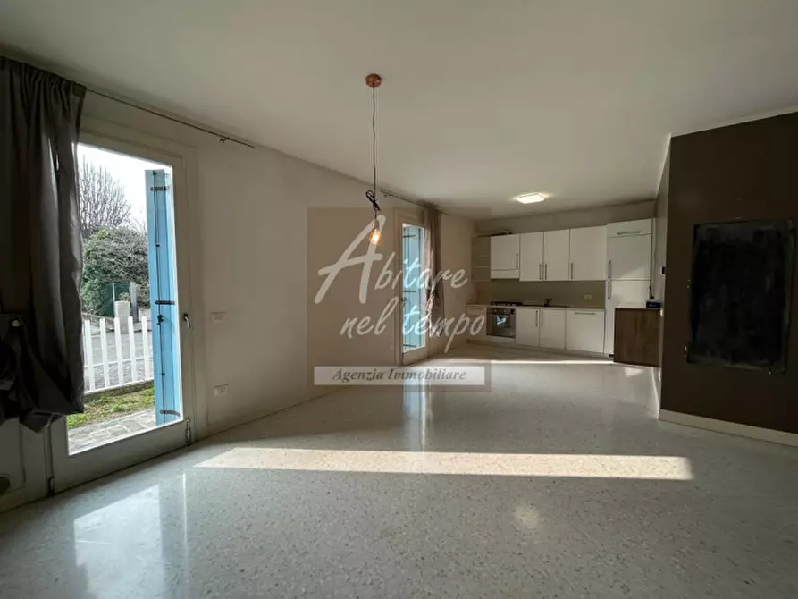 Immagine 4 di Appartamento in vendita  in Viale Europa a San Martino Di Lupari