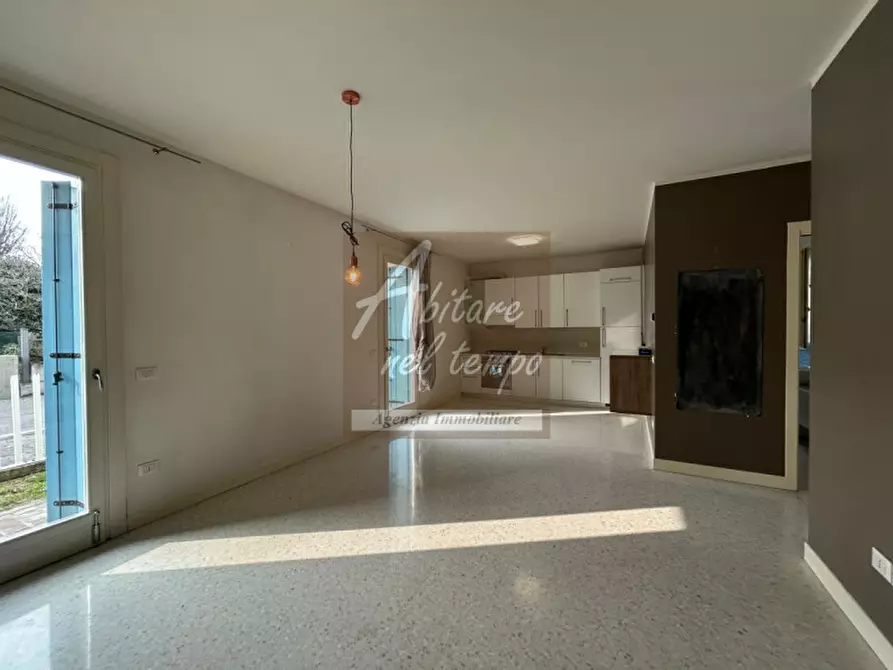 Immagine 5 di Appartamento in vendita  in Viale Europa a San Martino Di Lupari