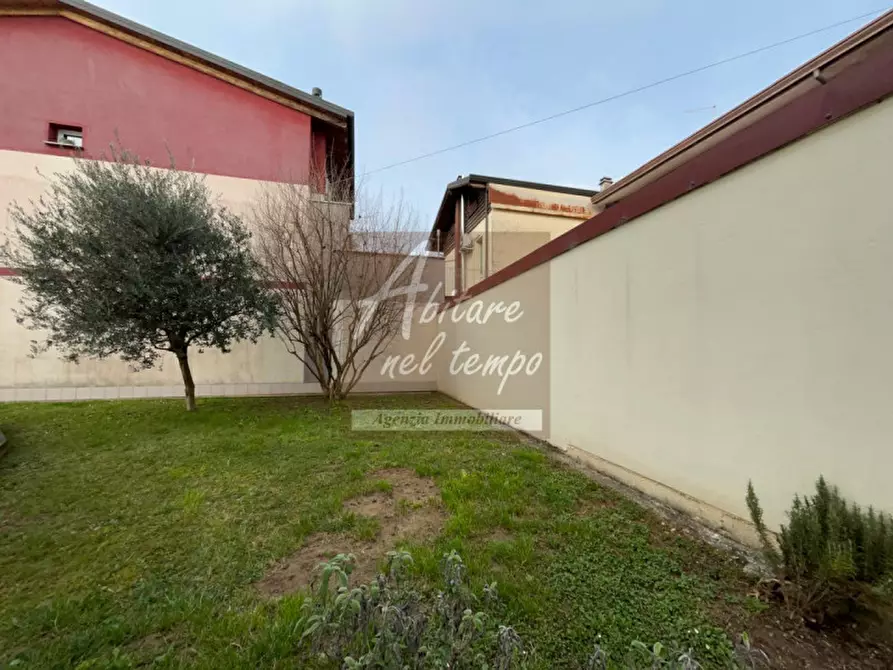 Immagine 35 di Appartamento in vendita  in Viale Europa a San Martino Di Lupari