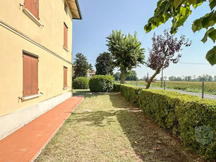 Immagine 3 di Villa in vendita  in Via Bella Rosa 4 a Carpi