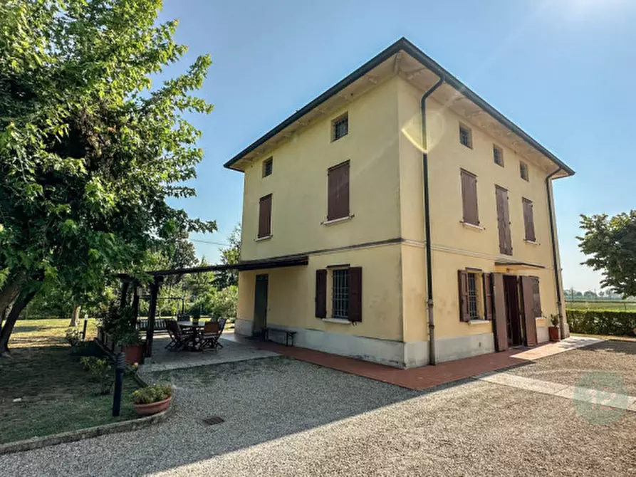 Immagine 7 di Villa in vendita  in Via Bella Rosa 4 a Carpi