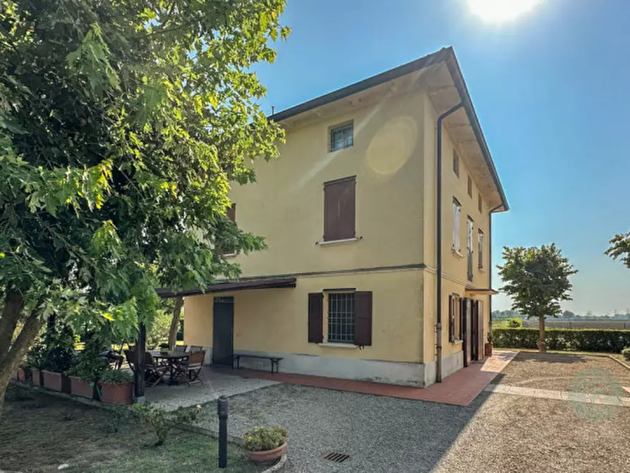 Immagine 8 di Villa in vendita  in Via Bella Rosa 4 a Carpi