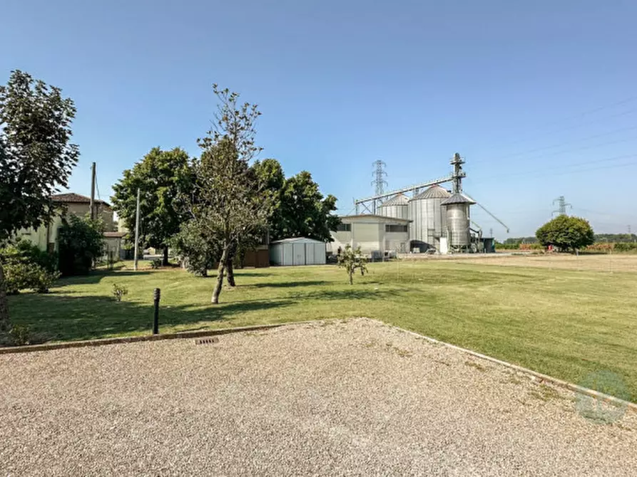 Immagine 12 di Villa in vendita  in Via Bella Rosa 4 a Carpi