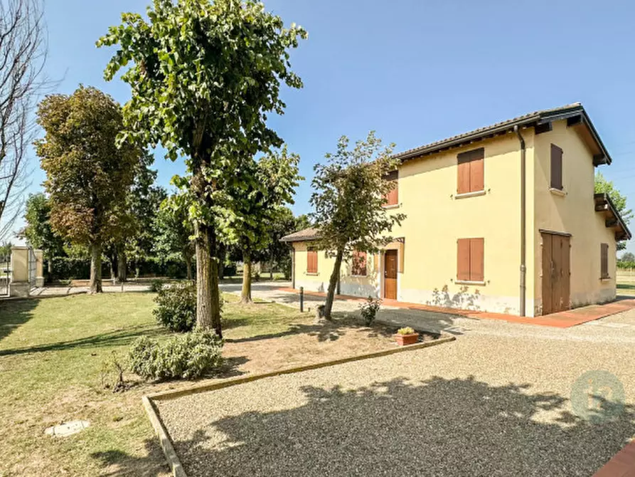 Immagine 14 di Villa in vendita  in Via Bella Rosa 4 a Carpi