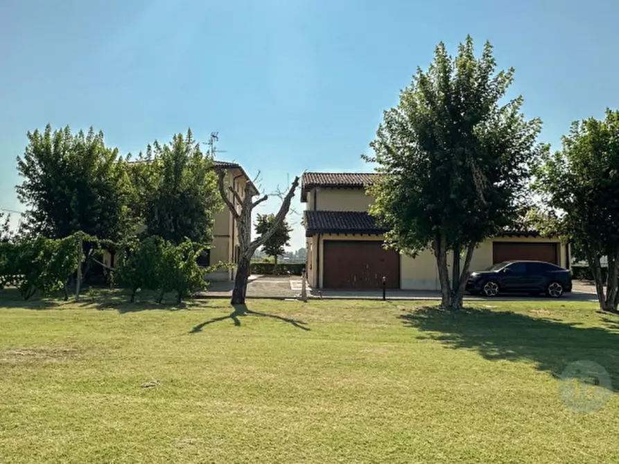 Immagine 22 di Villa in vendita  in Via Bella Rosa 4 a Carpi