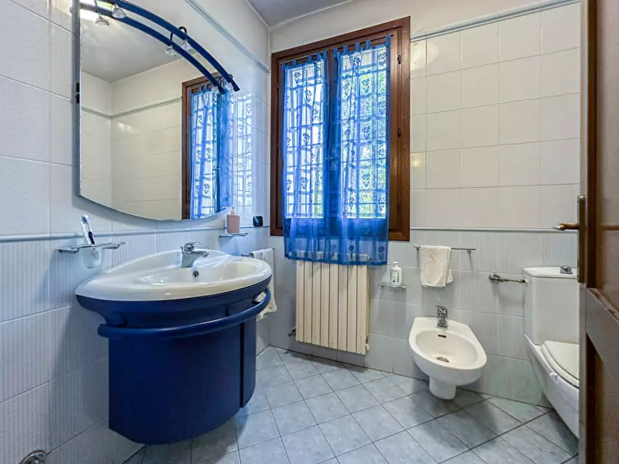 Immagine 44 di Villa in vendita  in Via Bella Rosa 4 a Carpi