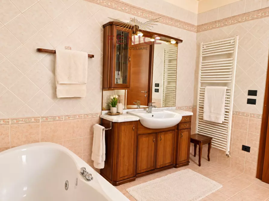 Immagine 24 di Villa in vendita  in Via San Gerardo 23 a Trevignano