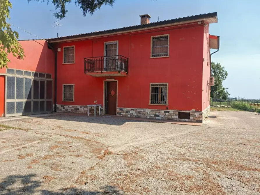 Immagine 3 di Rustico / casale in vendita  a Valeggio Sul Mincio