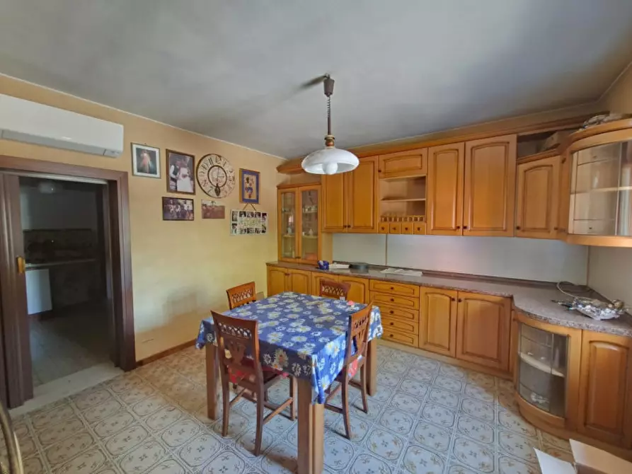 Immagine 9 di Rustico / casale in vendita  a Valeggio Sul Mincio