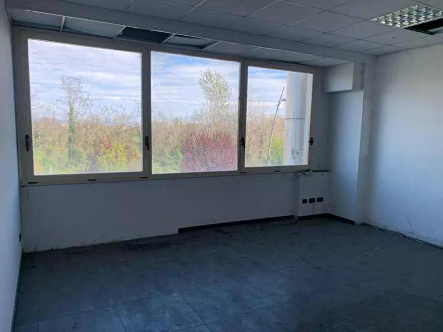 Immagine 11 di Ufficio in vendita  in Via Giovanni XXIII a Capriate San Gervasio