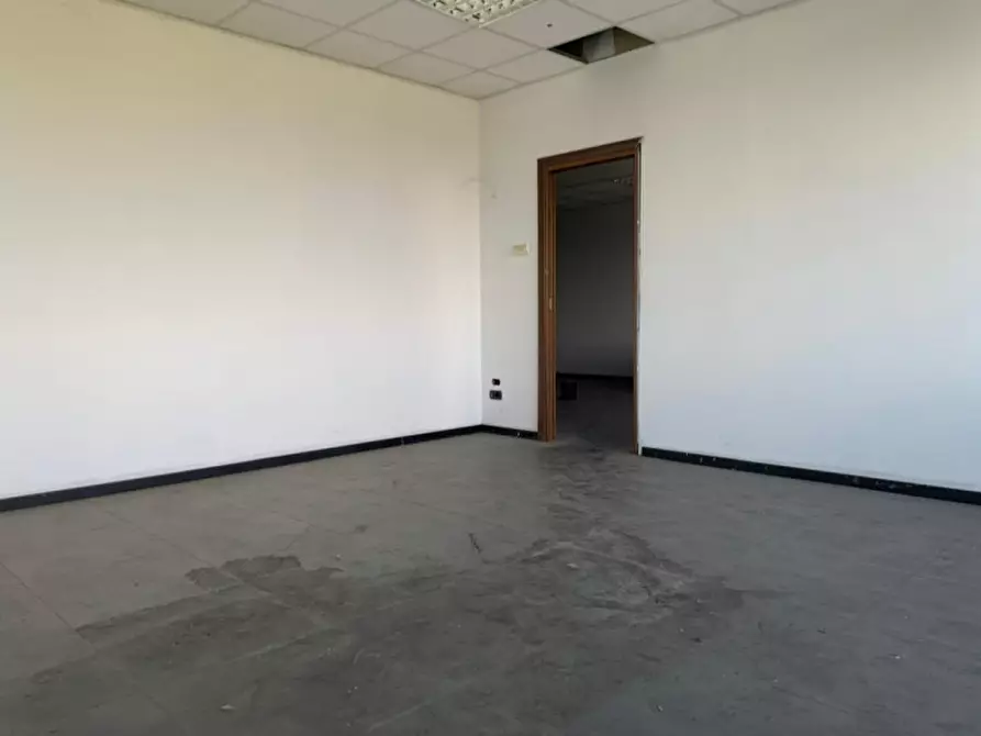 Immagine 13 di Ufficio in vendita  in Via Giovanni XXIII a Capriate San Gervasio