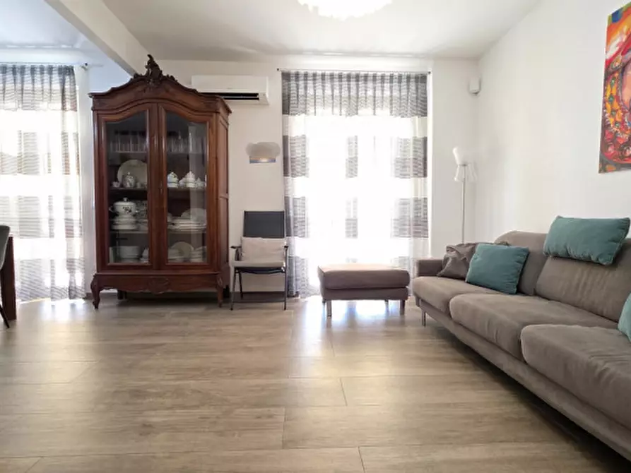 Immagine 10 di Appartamento in vendita  in Via Madonna del Lume a Milazzo