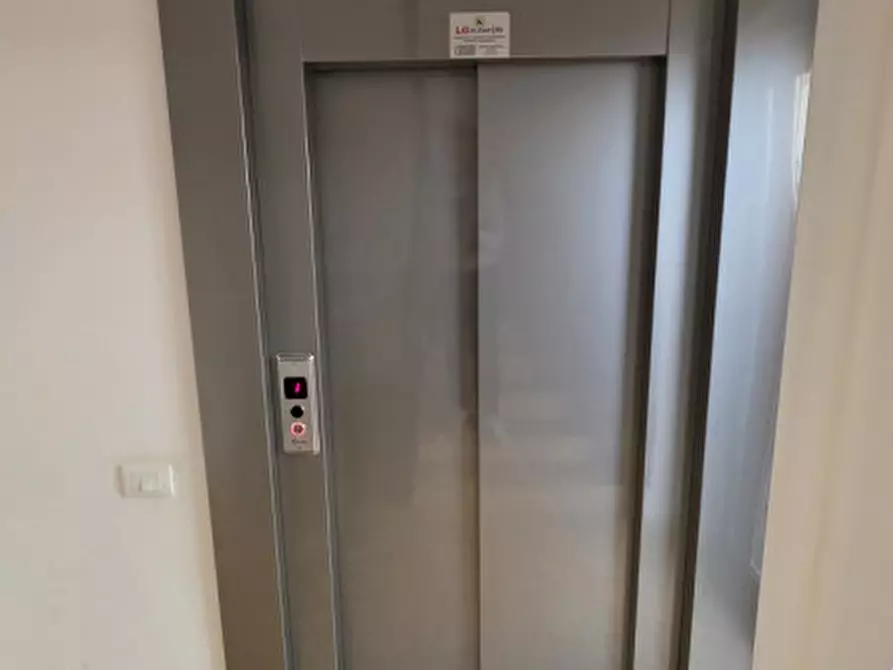 Immagine 19 di Appartamento in vendita  in Via Madonna del Lume a Milazzo