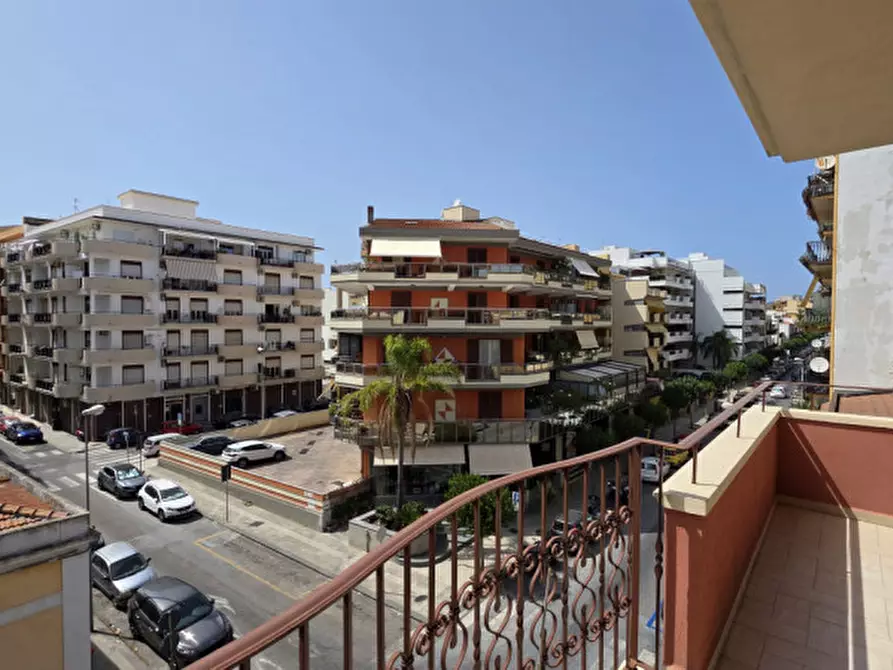 Immagine 21 di Appartamento in vendita  in Via Madonna del Lume a Milazzo