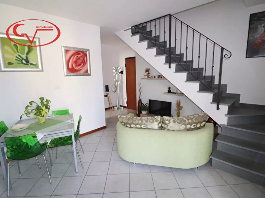 Immagine 1 di Appartamento in vendita  in Via Pablo Neruda a Montevarchi