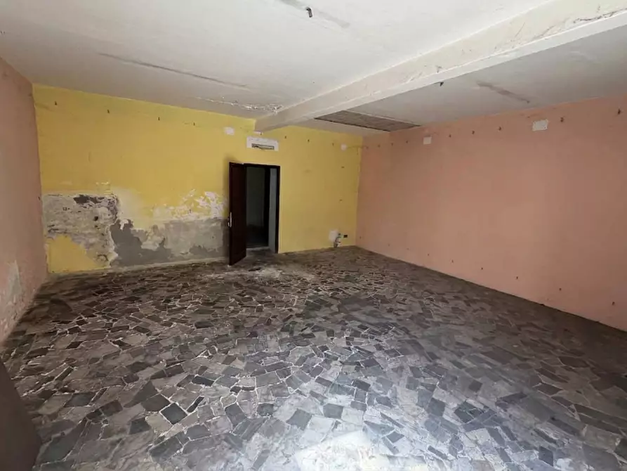 Immagine 3 di Negozio in vendita  in Via Saletta a Casale Monferrato