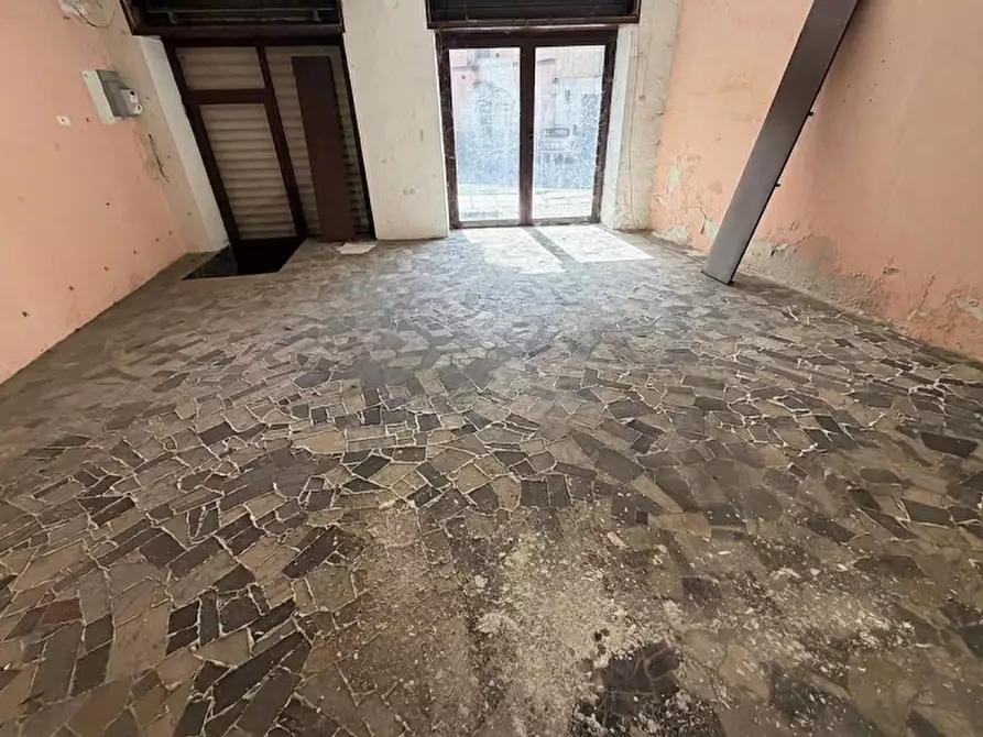 Immagine 4 di Negozio in vendita  in Via Saletta a Casale Monferrato