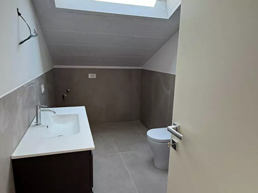 Immagine 14 di Appartamento in vendita  in Via Benvenuto Cellini a Senigallia