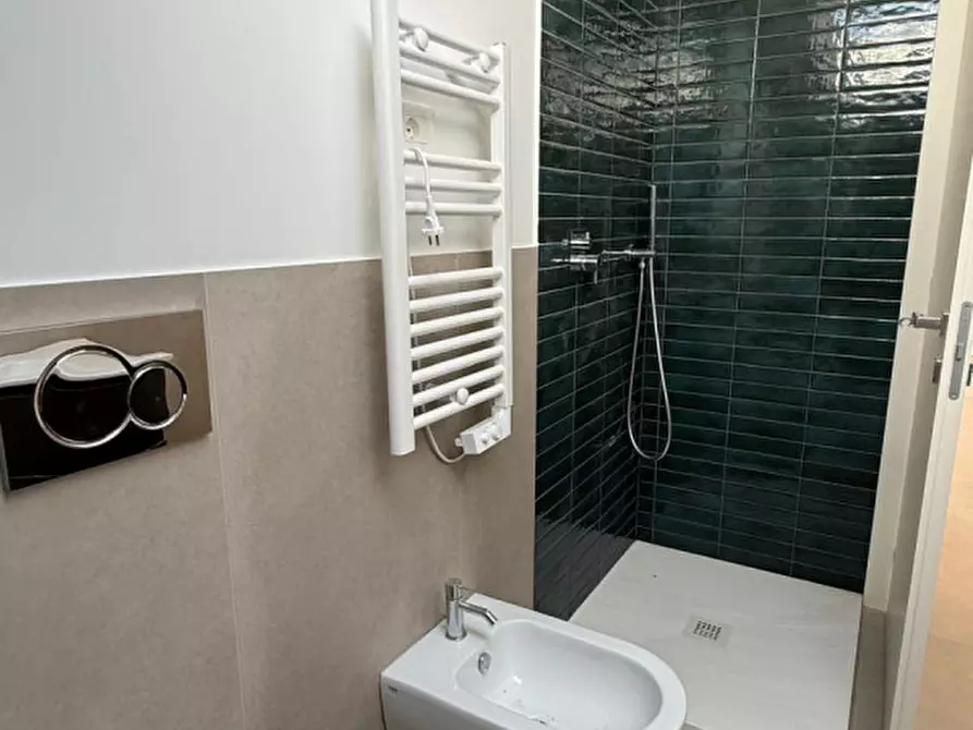 Immagine 16 di Appartamento in vendita  in Via Benvenuto Cellini a Senigallia