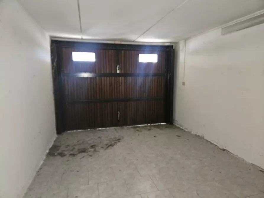 Immagine 10 di Negozio in vendita  in Piazza Ervardo Fioravanti a Ferrara