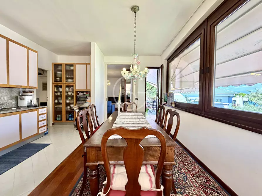 Immagine 4 di Casa bifamiliare in vendita  in Via Desenzanino a Desenzano Del Garda