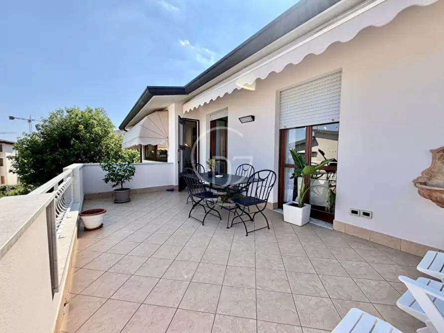 Immagine 8 di Casa bifamiliare in vendita  in Via Desenzanino a Desenzano Del Garda