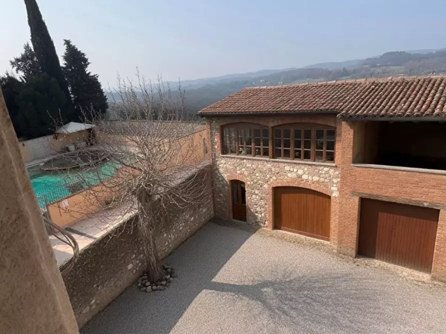 Immagine 2 di Appartamento in vendita  a Lazise