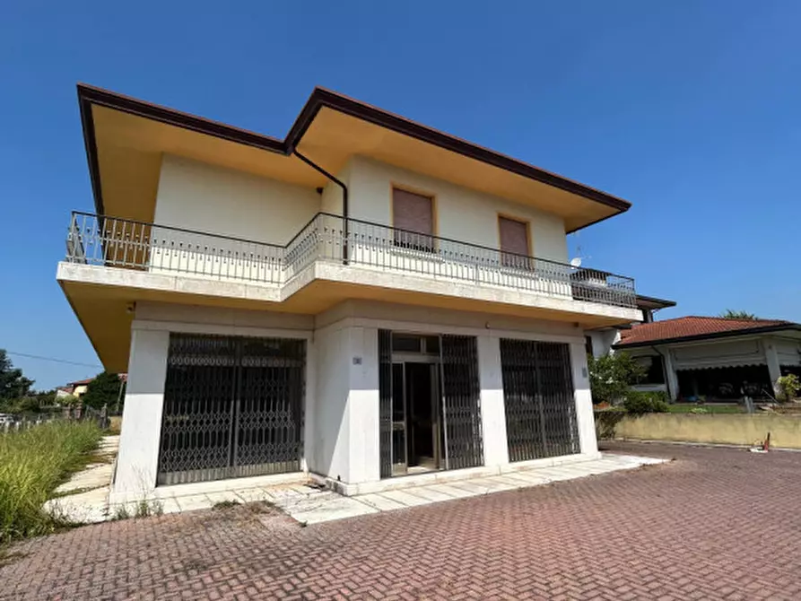 Immagine 1 di Casa indipendente in vendita  in Via Roma a Urbana