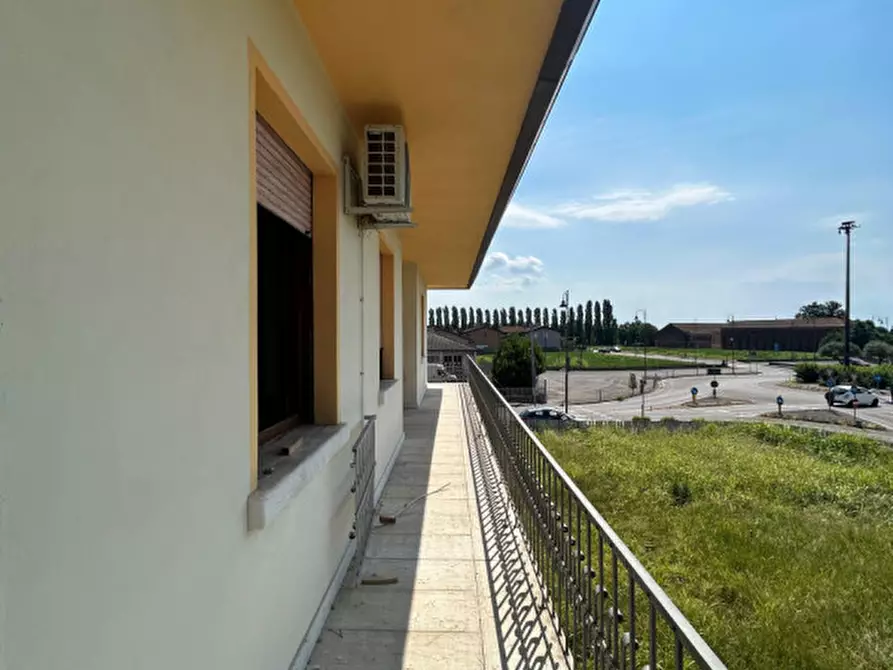Immagine 3 di Casa indipendente in vendita  in Via Roma a Urbana