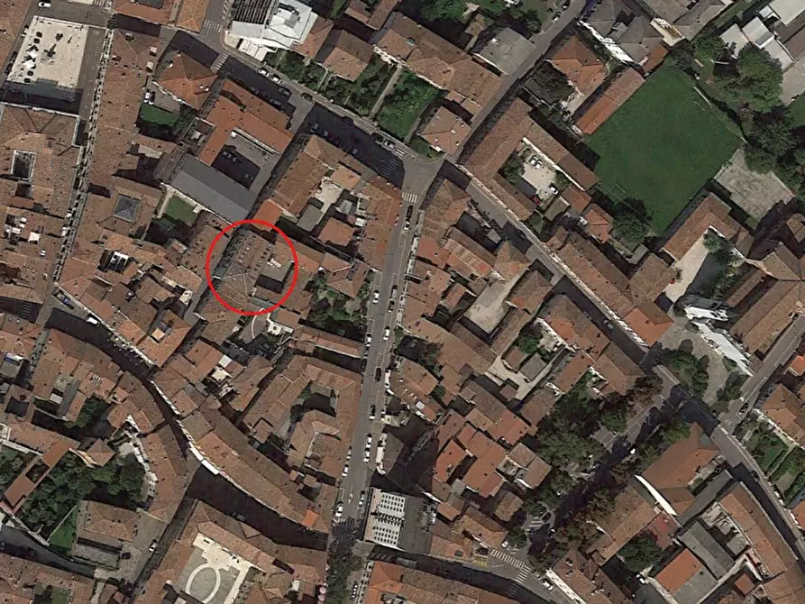 Immagine 2 di Negozio in vendita  in Via Cavour a Ostiglia