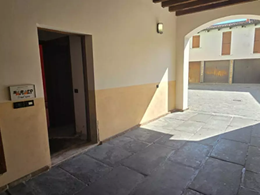 Immagine 6 di Negozio in vendita  in Via Cavour a Ostiglia