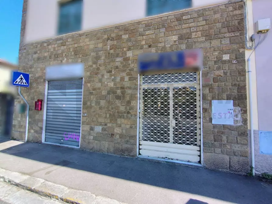 Immagine 1 di Negozio in affitto  in Via Gabriele D'Annunzio a Firenze