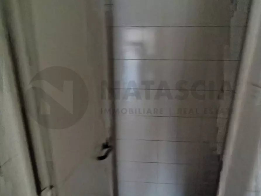 Immagine 12 di Negozio in affitto  in Via Gabriele D'Annunzio a Firenze