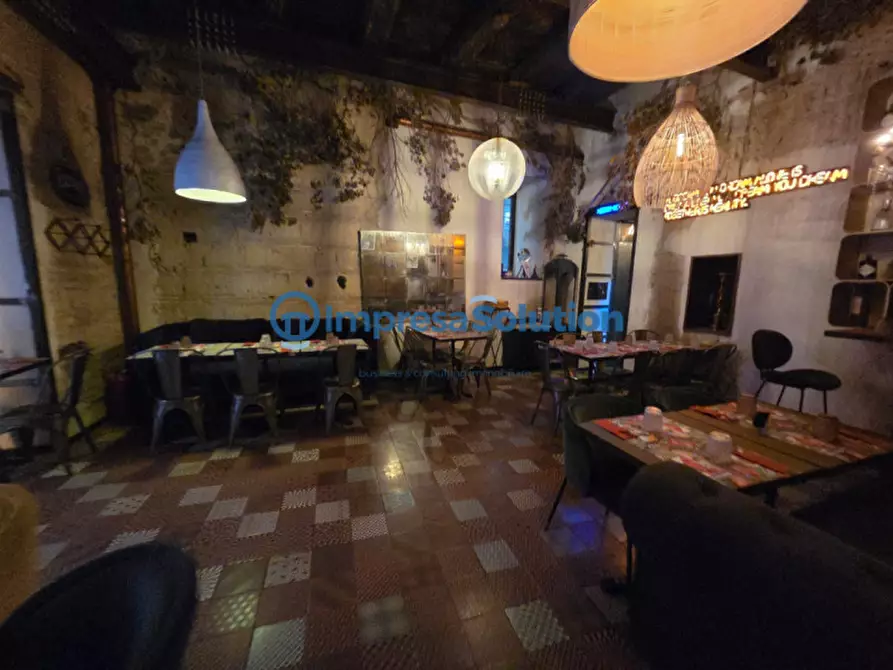 Immagine 12 di Attività commerciale in vendita  in Vico Quercia a Napoli