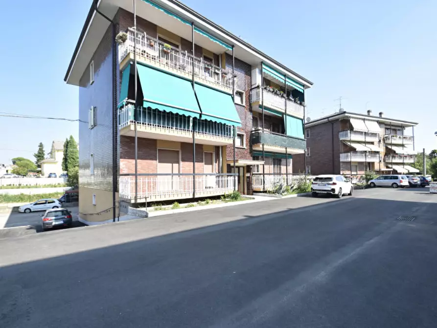 Immagine 2 di Appartamento in vendita  in vicolo burlin 3 a Castelnuovo Del Garda