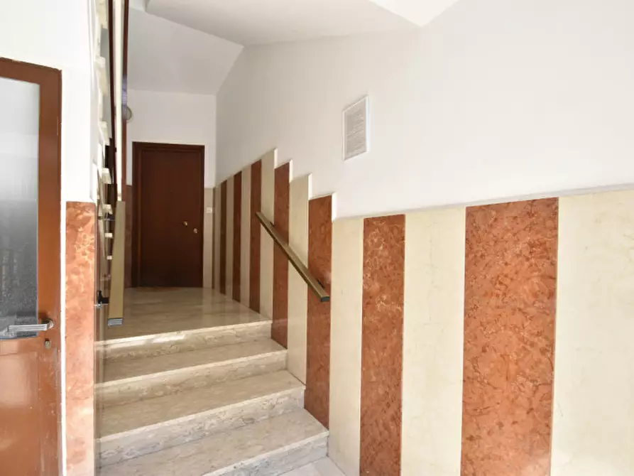 Immagine 4 di Appartamento in vendita  in vicolo burlin 3 a Castelnuovo Del Garda