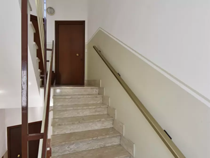 Immagine 5 di Appartamento in vendita  in vicolo burlin 3 a Castelnuovo Del Garda